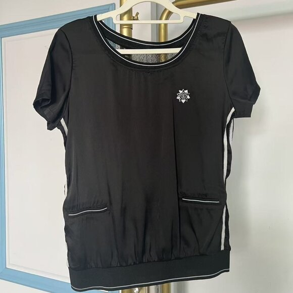 Tops - Black short-sleeved top